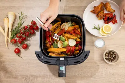 Friteze Gorenje AF1700B 5.3L kapacitet XXL per gatim familjar