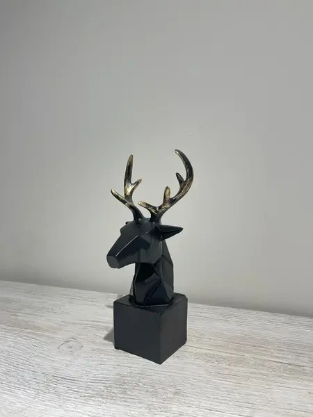 C0107 - Cubic small Deer head