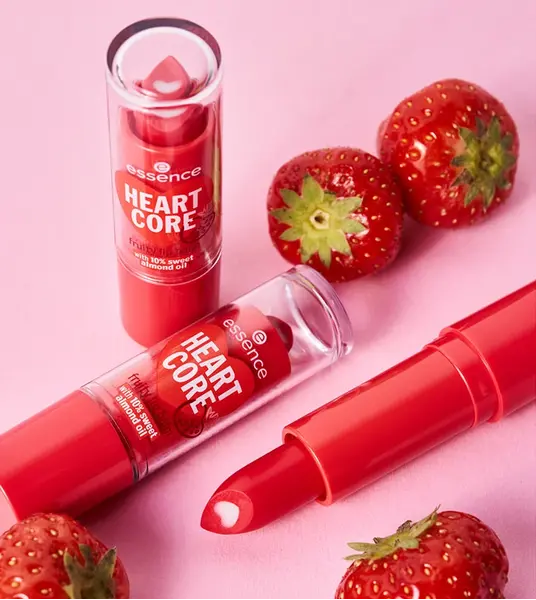 essence HEART CORE fruity lip balm 02